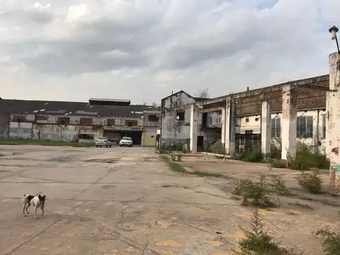 Galpon en Venta 73  mts Fondo