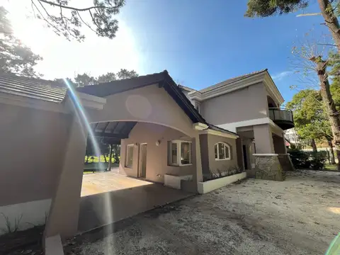 Casa en Venta en Carilo, USD 550.000