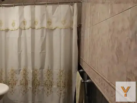Casa 5 ambientes con 1 baño