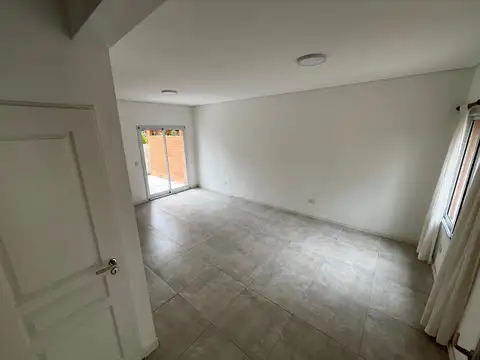 Duplex en venta 3 ambientes Pilar