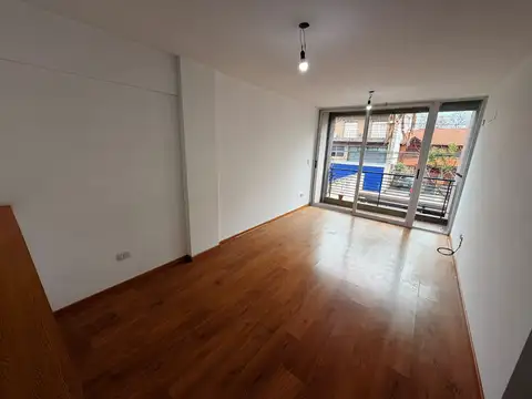 Cristóbal Colón 400, Piso 1