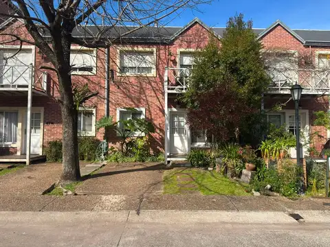 Venta casa en barrio cerrado 3 ambientes Bajo San Isidro