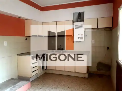 Casa 4 ambientes con 2 baños