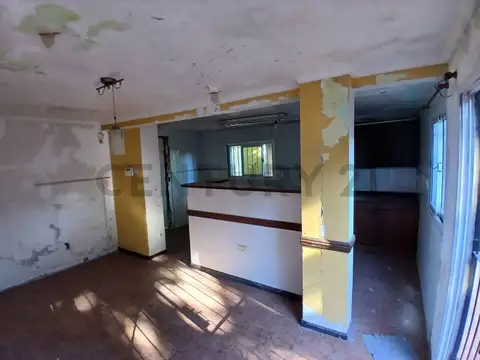 CASA 3 AMBIENTES  A REFACCIONAR MORENO