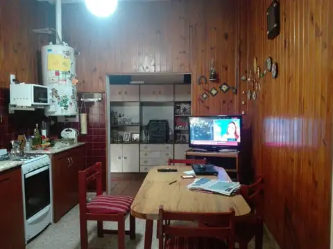 Casa 4 ambientes con 1 baño