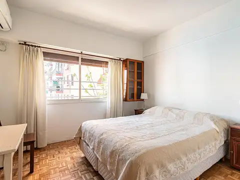 Departamento con balcón de 3 dormitorios   dependencias en Barrio Norte