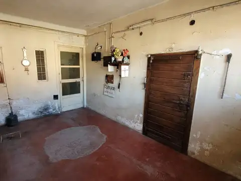 Casa 6 ambientes con 1 baño