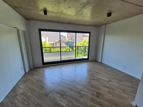 Alquiler Oficina c/balcón a estrenar en Recoleta