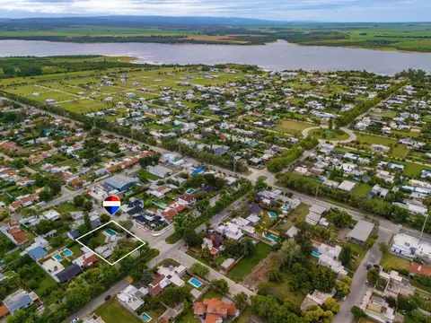CASA EN VENTA ALMAFUERTE DOBLE LOTE PILETA 1050 M2