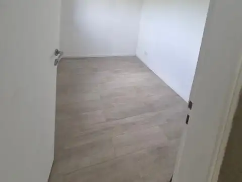 VENTA CASA 3 DORMITORIOS - PILETA - BARRIO EL ALJIBE