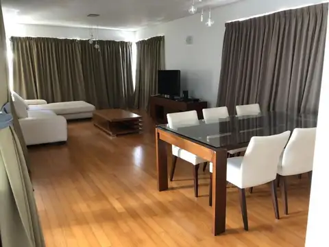 Departamento en Alquiler con 2 cocheras
