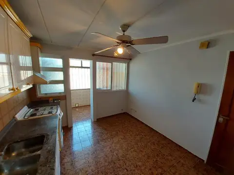 Oficina en Alquiler con 1 cochera