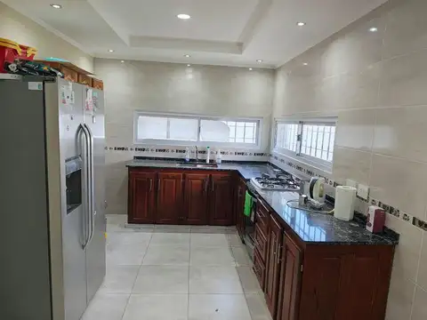 Casa en Venta en Granadero Baigorria, USD 150.000