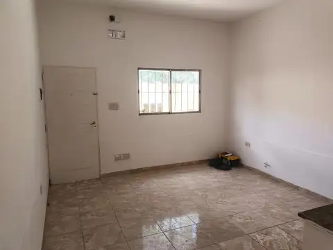 Depto Tipo Casa 2 ambientes con 1 baño
