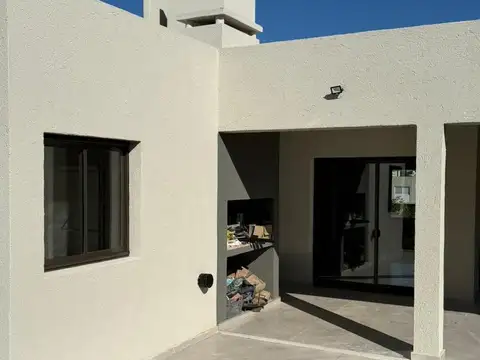 Casa 3 ambientes con 3 baños