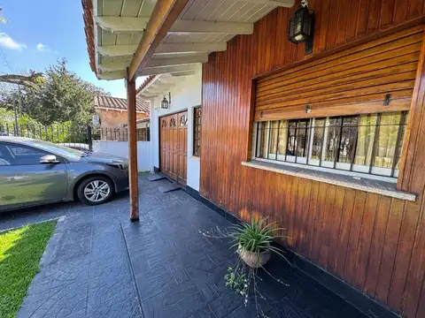 Casa en Venta con 1 cochera