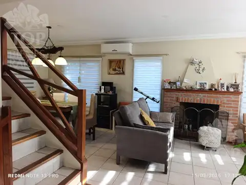 Casa en Venta con 2 cocheras