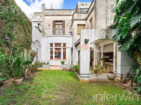 Casa de 8 ambientes en Caballito con dep/ cochera / Jardin y terraza - ALQUILER -.