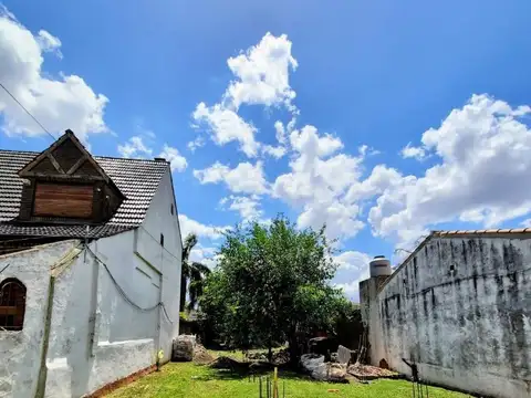 Lote en Castelar sur, en zona residencial. Barrio Seré. 