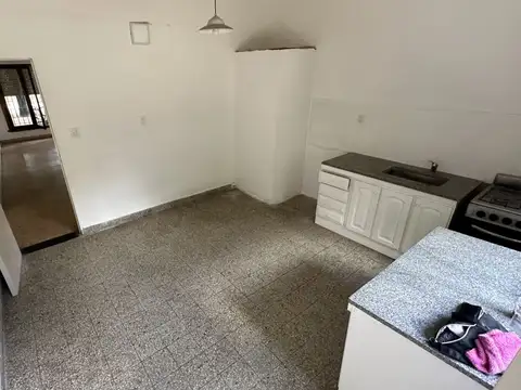 Casa 3 ambientes con 1 baño