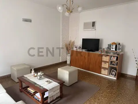 CASA EN PH APTO BANCO - 57 E/ 132 Y 133