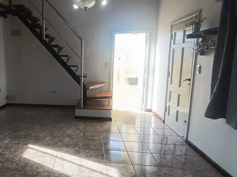 Depto Tipo Casa en Alquiler de 2 ambientes
