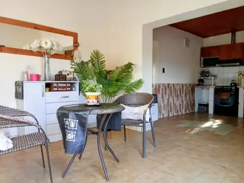 Casa 4 ambientes con 1 baño
