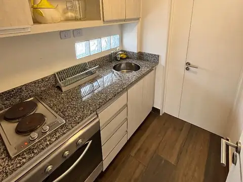 Cozy apartamento al frente con balcón