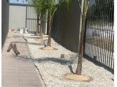 VENTA DE GALPON  -ZONA INDUSTRIAL-ROLDAN