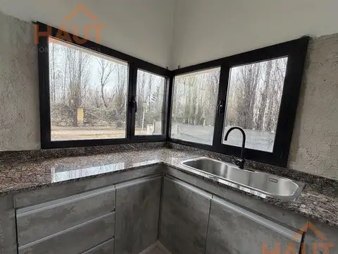 Casa en Alquiler en Neuquen, $ 2.400.000