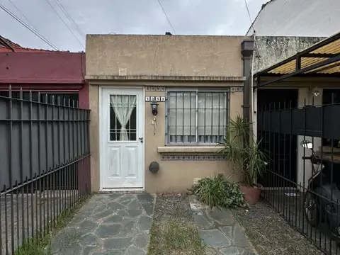 Francisco Emperanza 100, Piso pb