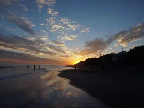 Avenida San Martin e/  Villa Nueva y  Goleta Beagle