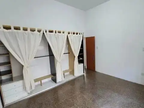 Depto Tipo Casa 4 ambientes con 2 baños