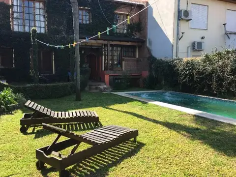 Casa 5 ambientes con 4 baños