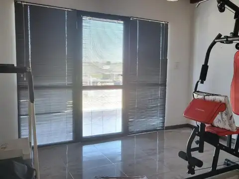 IMPORTANTE PROPIEDAD EN ACCESO A DIAMANTE Y ZONA INDUSTRIAL