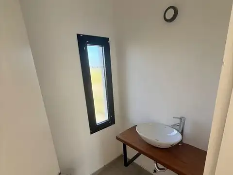 Casa 3 ambientes con 1 baño