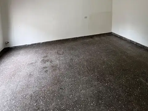 Casa en alquiler en José León Suarez!