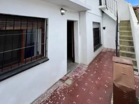 Casa en alquiler en José León Suarez!