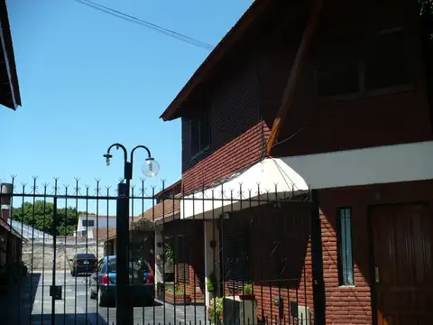 Depto Tipo Casa en Venta en Villa Luzuriaga, USD 75.000