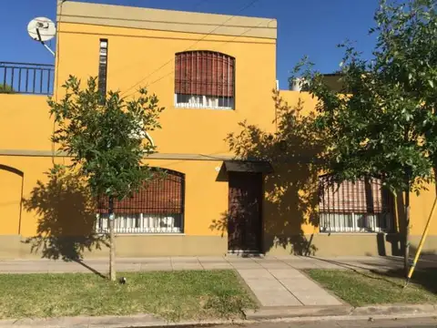 Casa 5 ambientes en Villa Club