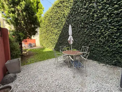 DEPTO 2 AMB FLORESTA DUPLEX CON JARDIN PROPIO