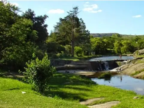 CASA EN TANTI 3DORM, PILETA, GALERIA, CERCA DE RÍO