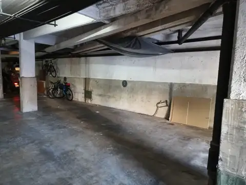 Cochera en venta - 12Mts2 - Flores Norte