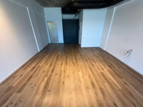 Oficina en Alquiler con 1 cochera