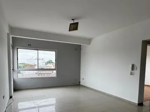 Avellaneda 665 , Piso 2