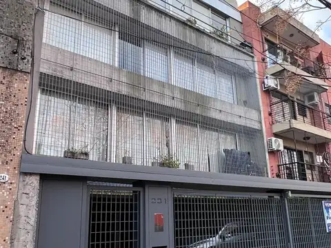 3 de Febrero 200