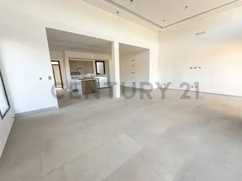 Casa en Venta con 6 cocheras