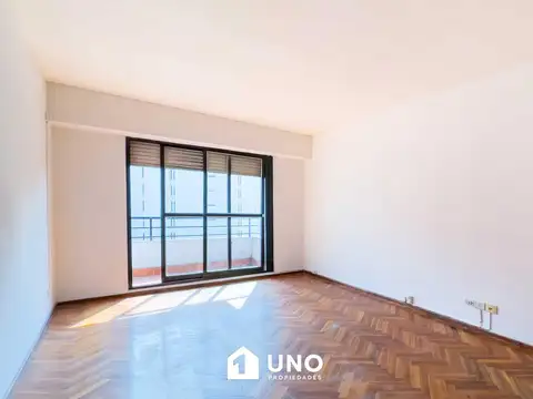 Pte. Roca y Rioja - Dpto de 3 Dormitorios. Con cochera.