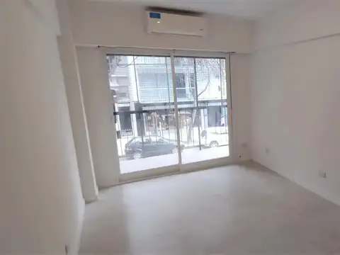 M Pedraza 2300, Piso 1