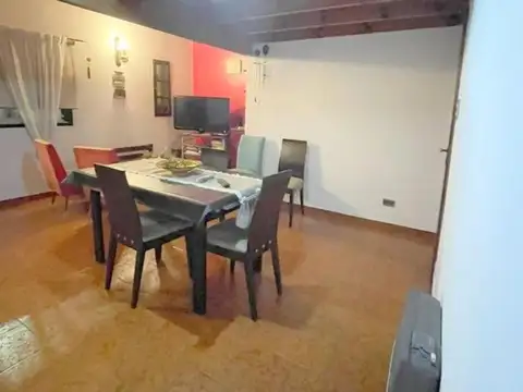 Depto Tipo Casa en Venta en Haedo, USD 115.000
